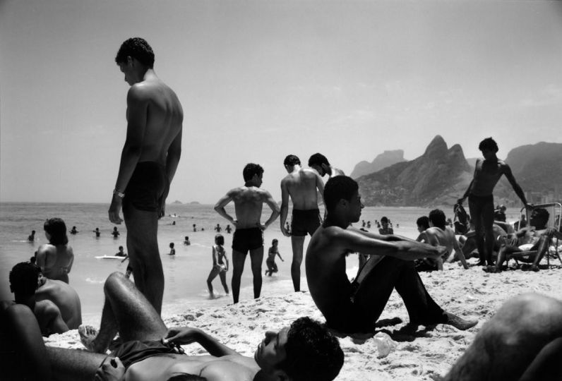 Elliott Erwitt • Rio de Janeiro, Brazil •1984 - Courtesy A.galerie