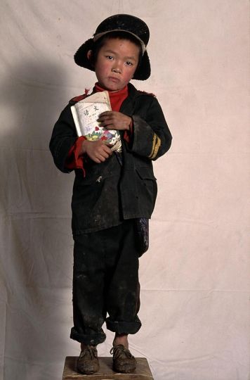 Yuan Linyi, a student from Liupanshui primary School in Guizhou province,1996. © HS Liu