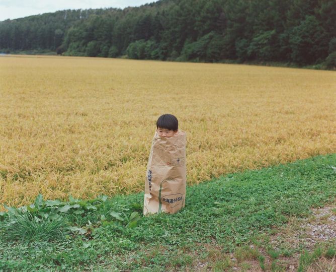 Libraryman : Osamu Yokonami : Small Town - The Eye of Photography Magazine