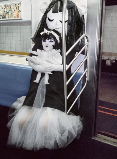 Double Doll © Seymour Licht - Halloween Underground - New York Subway Portraits