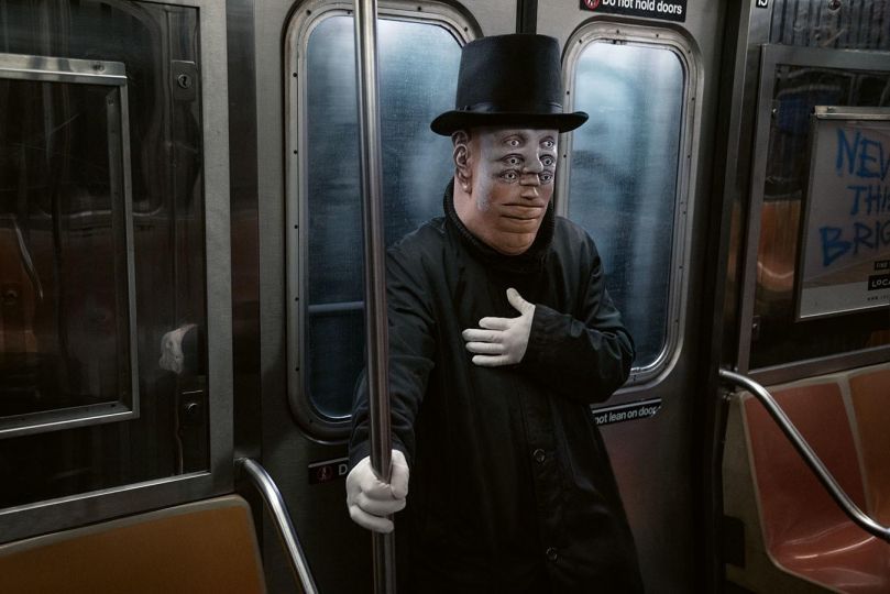 Vertigo © Seymour Licht - Halloween Underground - New York Subway Portraits