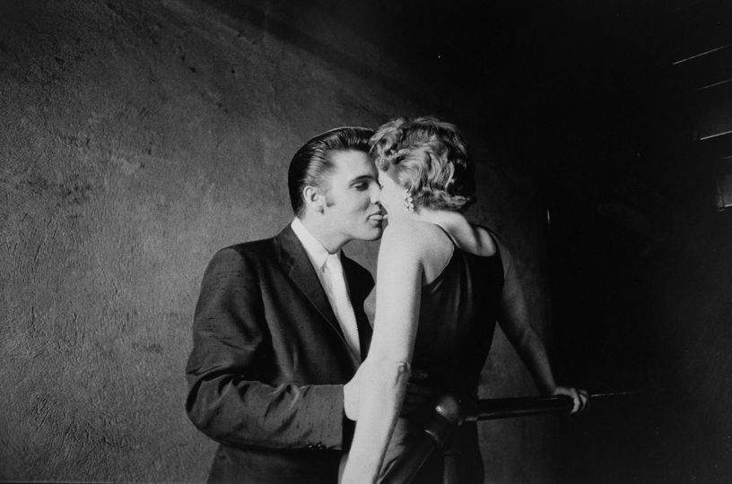 The Kiss, 1956 © Alfred Wertheimer - Courtesy of Danziger Gallery 