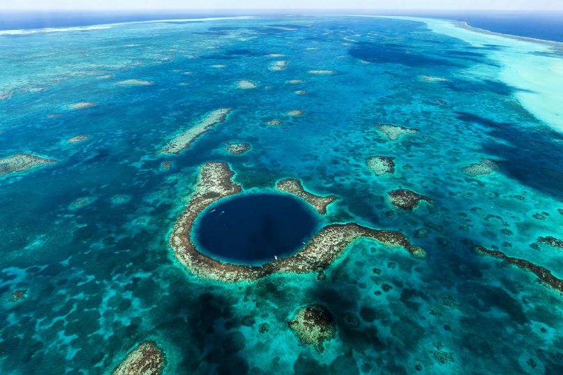 Lighthouse Reef: The Great Blue Hole - Belize District - Belize (17°19’ N - 87°32’ O). © Yann Arthus-Bertrand