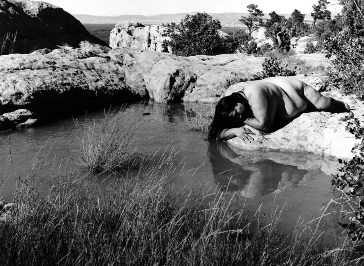 Laura Aguilar, Nature Self-Portrait #9, 1996. Gelatin silver print. © Laura Aguilar Trust of 2016. 