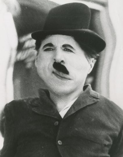 Weegee - Charlie Chaplin, Distortion, 1950 [Charlie Chaplin, distorsion, 1950] © International Center of Photography.