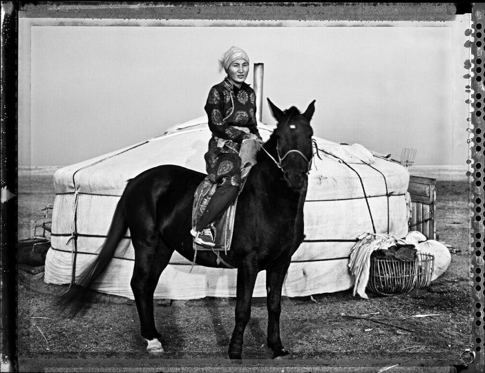 Elaine Ling, Nomadic Mongolia #33, Young Mother Horseman, 2004. Silver gelatin print from P55 negative © Elaine Ling