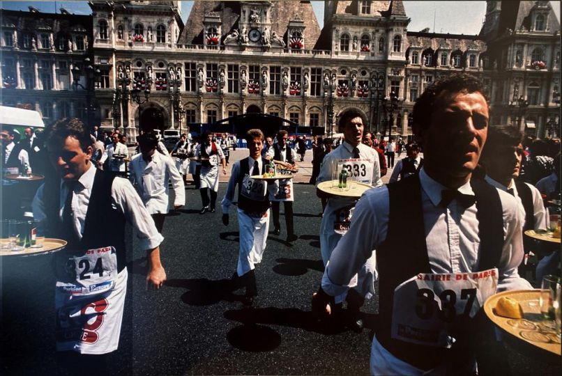 William Klein - Waiters's  race - Paris 1989 © William Klein - Courtesy of Galerie DUREV