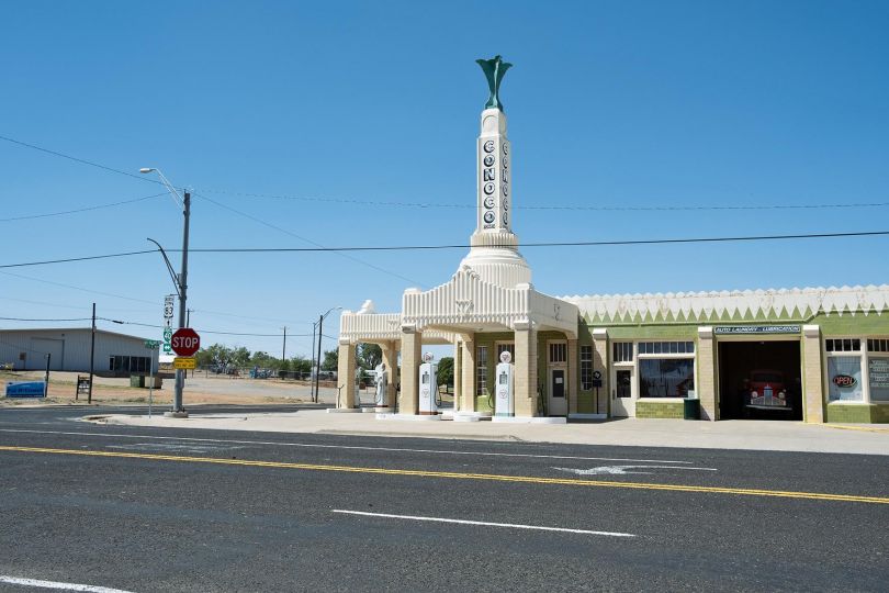 Conoco, Shamrock, Texas - From Real Road Test, Philippe Séclier (Atelier EXB, 2024) © Philippe Séclier