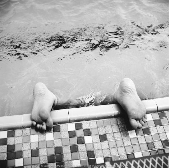 © Estate of Vivian Maier – Courtesy of the Maloof Collection and Howard Greenberg Gallery, NY