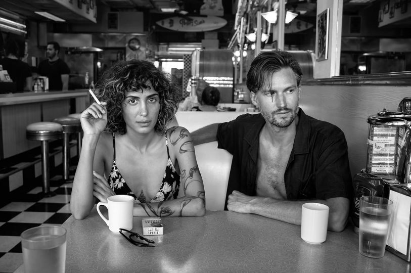 Anno & Chris, Kihei, Maui, 2023 © Olaf Heine - Courtesy of the artist and CAMERA WORK Gallery