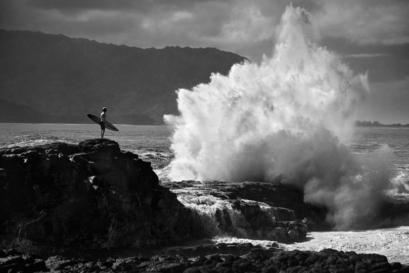 Laird Hamilton (Queen's Bath), Kauai, 2018 © Olaf Heine - Courtesy of the artist and CAMERA WORK Gallery