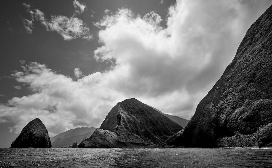 Okala Island & Leinaopapio Point, Molokai, 2022 © Olaf Heine - Courtesy of the artist and CAMERA WORK Gallery