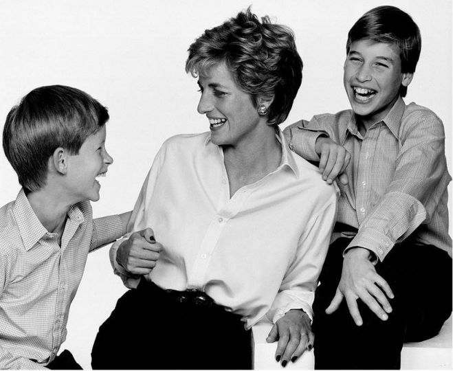 John Swannell • Lady Diana with William and Harry • 1994 - Courtesy A.Galerie 