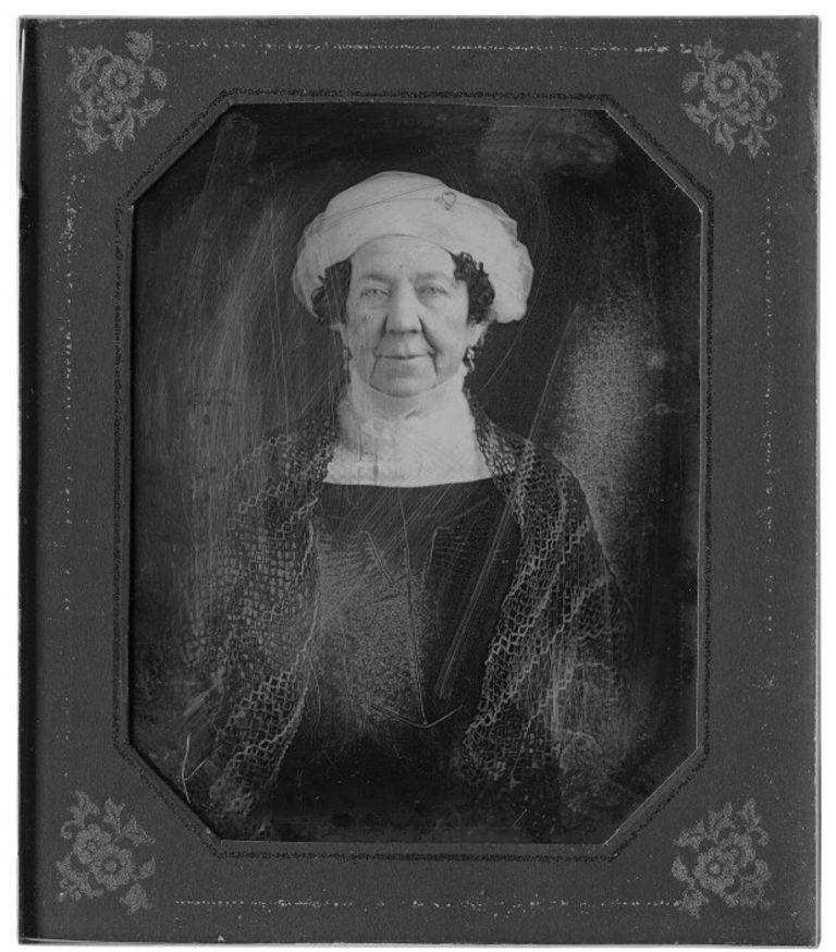 Sotheby’s : Earliest known photograph of a First Lady comes to auction