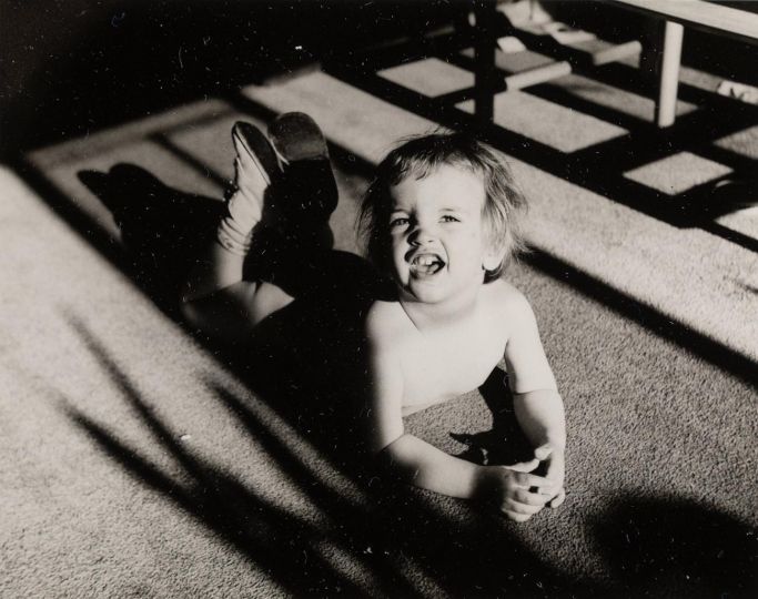 Untitled (Child playing on the floor), 1950s Vintage Gelatin Silver Print 8.9 x 12.4 cms - Courtesy of James Hyman Gallery 