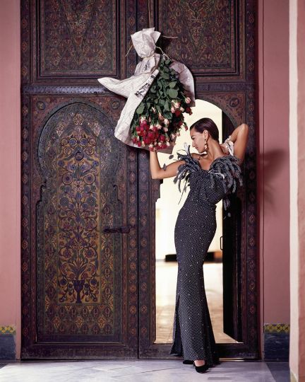 Aly Dunne in Gianfranco Ferré, Marocco, 1991 © Gian Paolo Barbieri - Courtesy of Fondazione Gian Paolo Barbieri & 29 ARTS IN PROGRESS gallery
