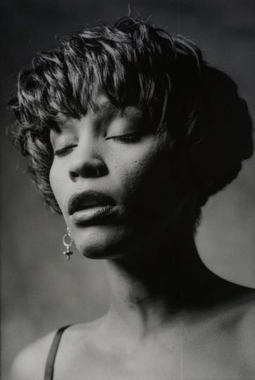 Norman Seeff B. 1939 - Whitney Houston, 1990 © Norman Seeff / Courtesy Peter Fetterman Gallery