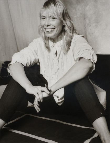 Norman Seeff b. 1939 - Joni Mitchell, 1982 © Norman Seeff / Courtesy Peter Fetterman Gallery