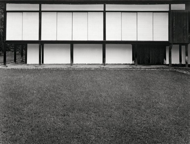 LE BAL : Yasuhiro Ishimoto - Katsura, 17th century imperial villa with “Mondrianesque” motifs