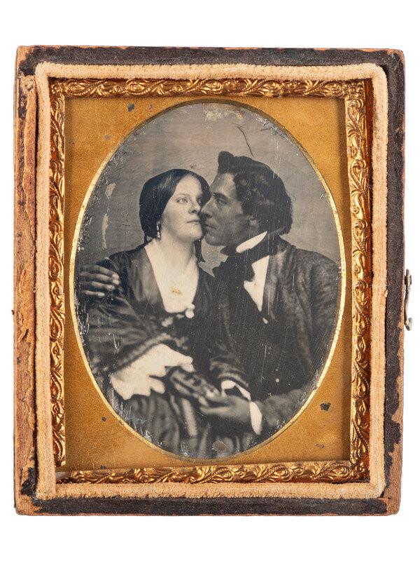 Freeman’s | Hindman : Daguerréotype d'un couple interracial ca.1850-1855