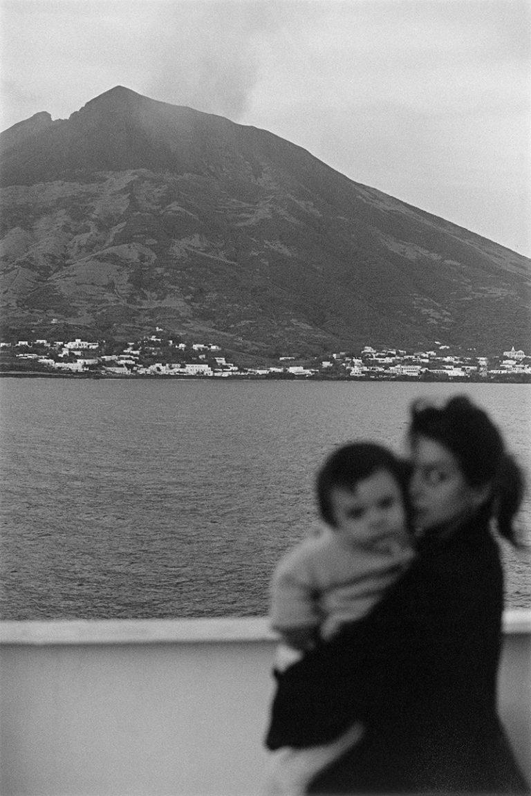 Editions Textuel / galerie du jour agnès b. : Bernard Plossu : L’Odyssée des petites îles italiennes