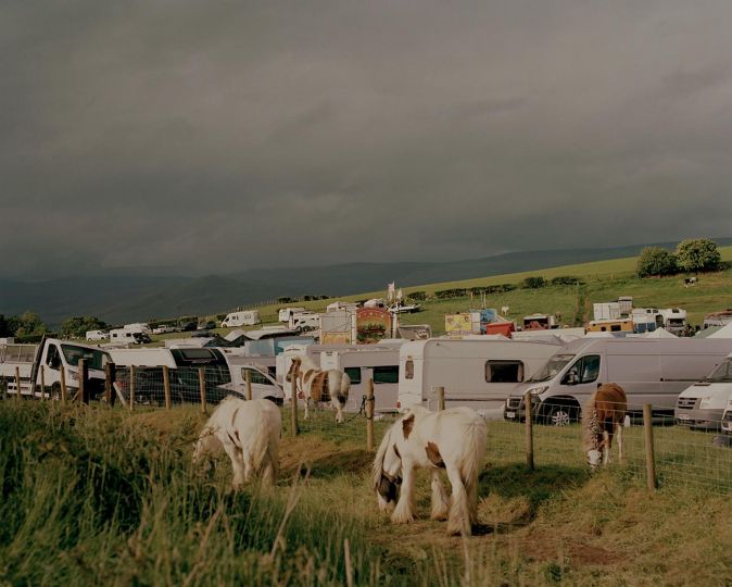 Market field © Sam Wright - From the book Pillar to Post - Courtesy of GOST Books