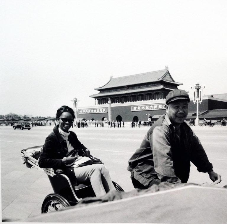 Barbara Chase-Riboud in China, a little story behind a great photo of Marc Riboud by Jean Loh