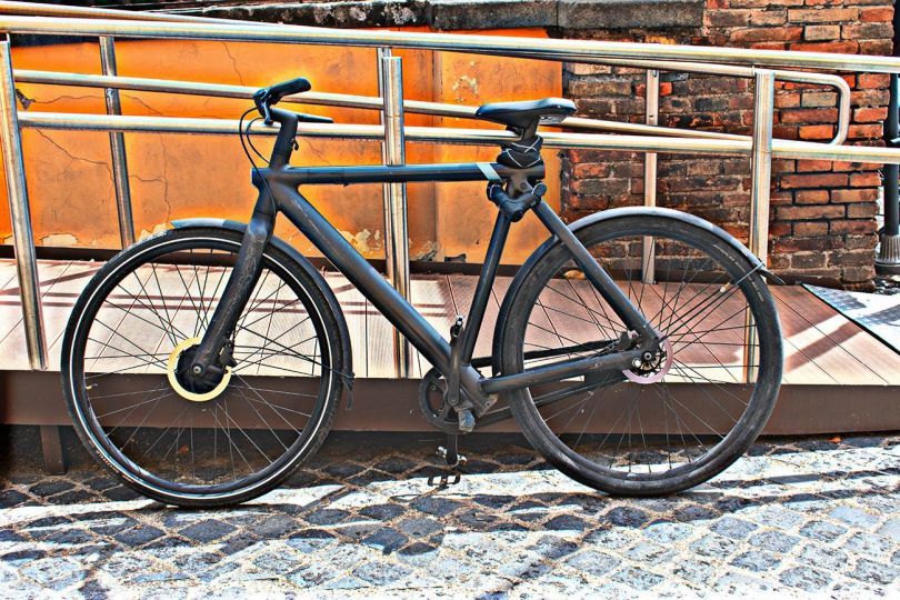 Bike, Rome, 2024 UV – curable ink on Dibond alumin 42 x 63 3/8 x 1 7/8 in. (106.6 x 161 X 4.8 cm) Edition of 5 plus 2 artist’s proofs Copyright James Welling Courtesy the artist and Marian Goodman Gallery