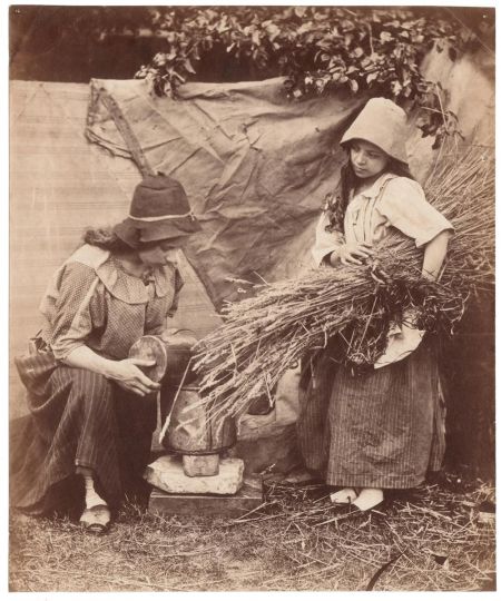 Sydney Richard PERCY (English, 1821-1886)
- Harvesting, circa 1855
- Albumen print from a collodion negative
16.4 x 13.6 cm - Courtesy Hans P. Kraus Jr. Fine Photographs 