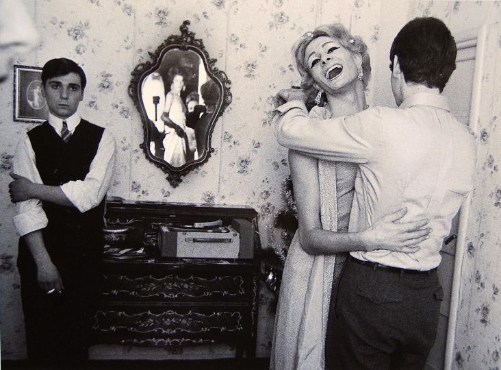 Lisetta Carmi, i travestiti, 1965. © Martini & Ronchetti, courtesy archivio Lisetta Carmi