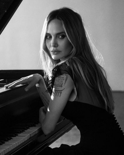 BLAIR GETZ MEZIBOV [WYO ARTISTS] X ANGELINA JOLIE for THE HOLLYWOOD REPORTER