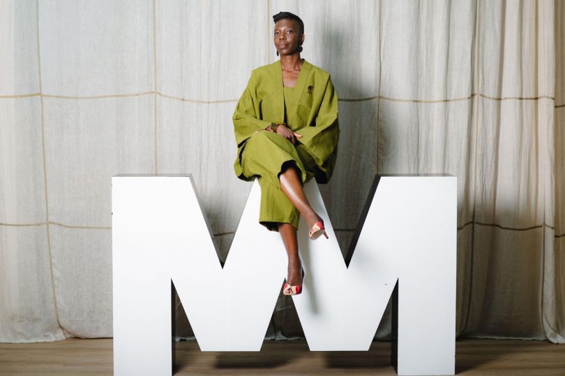 Mariette Kouame, Portrait d'Elizabeth Gomis sur le M de MansA, 2025 © MansA