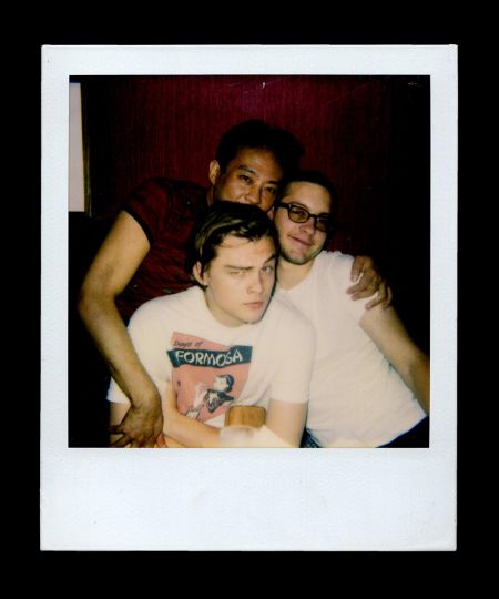 Leonardo DiCaprio, Davé, Tobey Maguire © Tai “Davé” Cheung - A Night At Davé - Courtesy IDEA Books