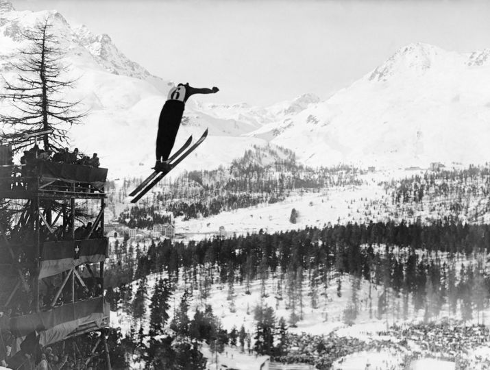 Giochi Olimpici Invernali di St. Moritz 1928. Salto con gli sci maschile (70m) - Ernst Feuz (CH), © 1928 / International Olympic Committee (IOC). VETTE. Storie di sport e montagne exhibition