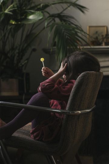 Julie Scheurweghs, from the series 'Maman est là', 2026 © Julie Scheurweghs / Galerie Vue