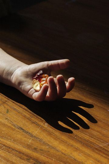 Julie Scheurweghs, from the series 'Maman est là', 2026 © Julie Scheurweghs / Galerie Vue