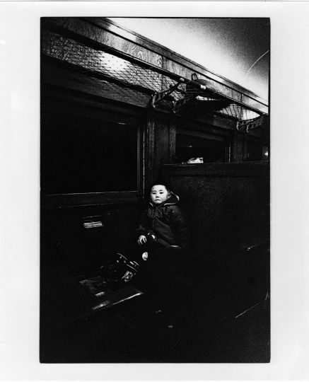 Kazuo Kitai, Train de nuit, série Paysages vaguement familiers, Tsugaru (dép. d’Aomori), 1972