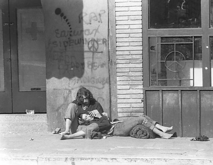 Prone Couple on Tele © Mark Woods