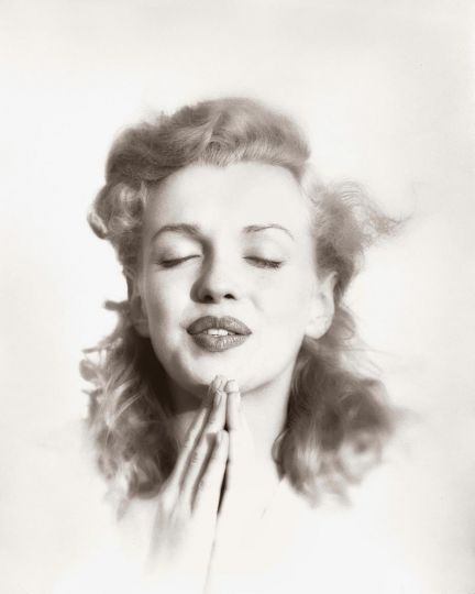 André de Dienes - Marilyn Monroe, Tobay Beach, NY, 1949 - Courtesy Staley-Wise Gallery