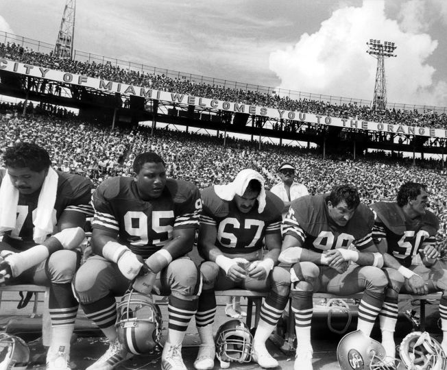 Michael Zagaris - San Francisco 49ers on the Bench during the Orange Bowl Against the Miami Dolphins, 1986 © Michael Zagaris