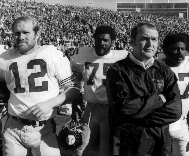 Michael Zagaris - Terry Bradshaw Mean Joe Green Chuck Noll and Glen Edwards of the Pittsburgh Steelers, 1974 © Michael Zagaris