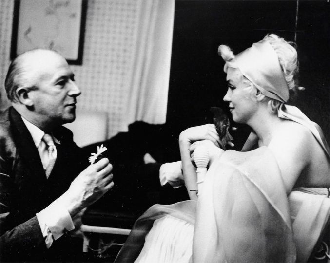 Ed Pfizenmaier - Marilyn Monroe being photographed by Cecil Beaton, New York, 1956 - Courtesy Staley-Wise Gallery